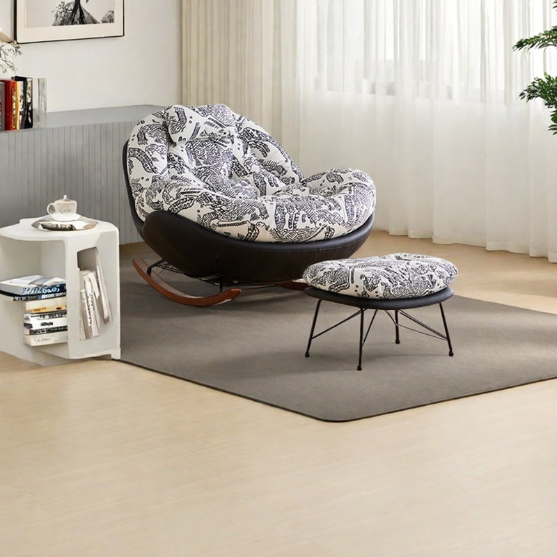 Chaise berçante ergonomique et minimaliste