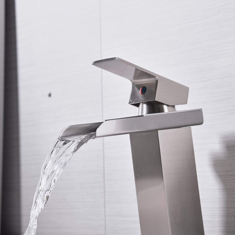 Single-Hole Single-handle Bathroom Faucet with Drain Assembly, Brushed Nickel