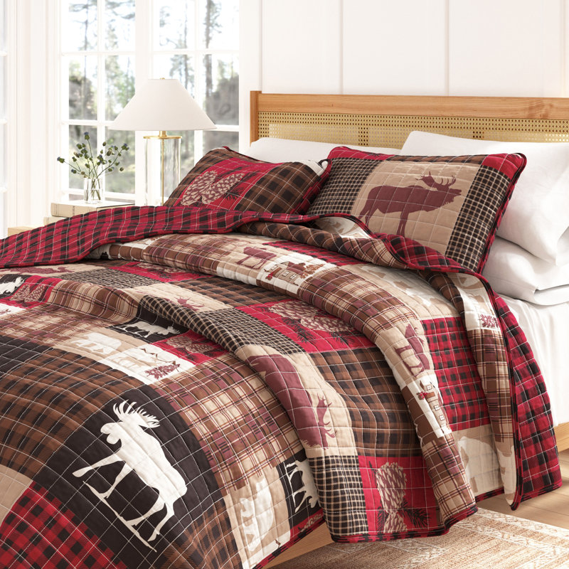Lodge Woodland and Patchwork Reversible Microfiber Quilt Set, Hemlock Red/Brown Nature, King/California King Quilt + 2 Shams