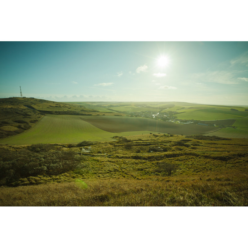 Grassy Fields and Distant Town par Noctiluxx, H 20 po x l 30 po