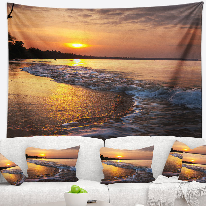 Tapisserie sur la plage, H 50 po x l 60 po
