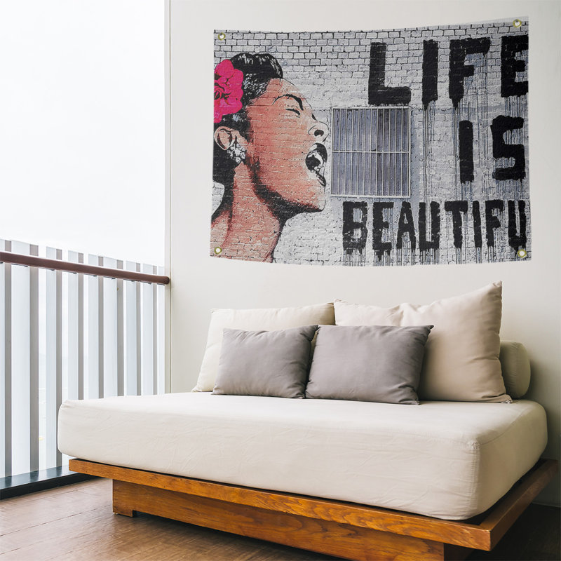 La vie en polyester est magnifique tapisserie, H 26 po x l 36 po x P 1 po