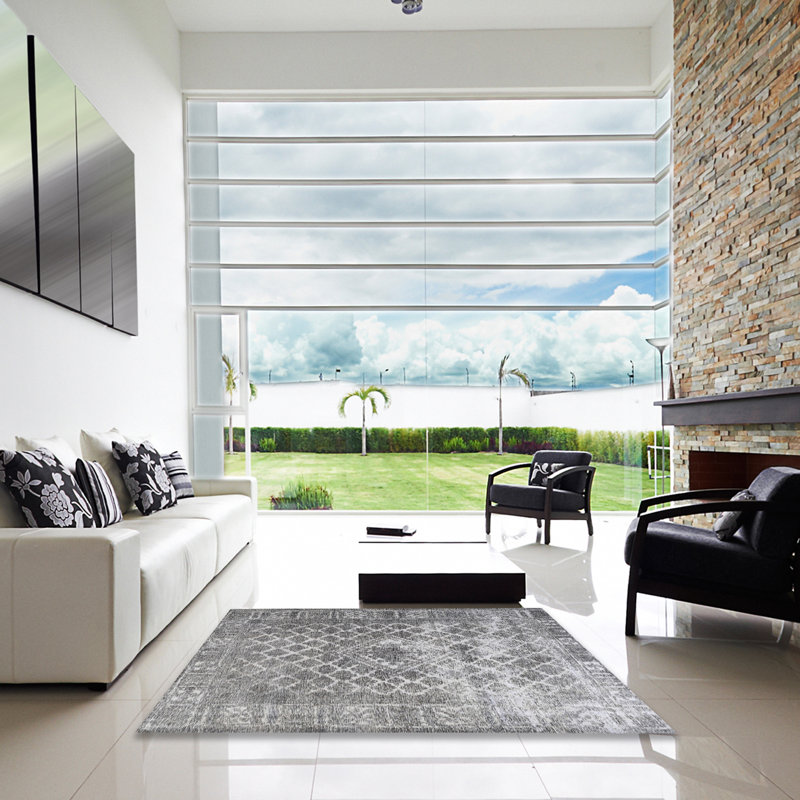 Appistoki Performance Oriental Indoor Rug, Square 3'