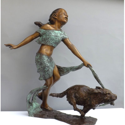 Fille et chien en marche