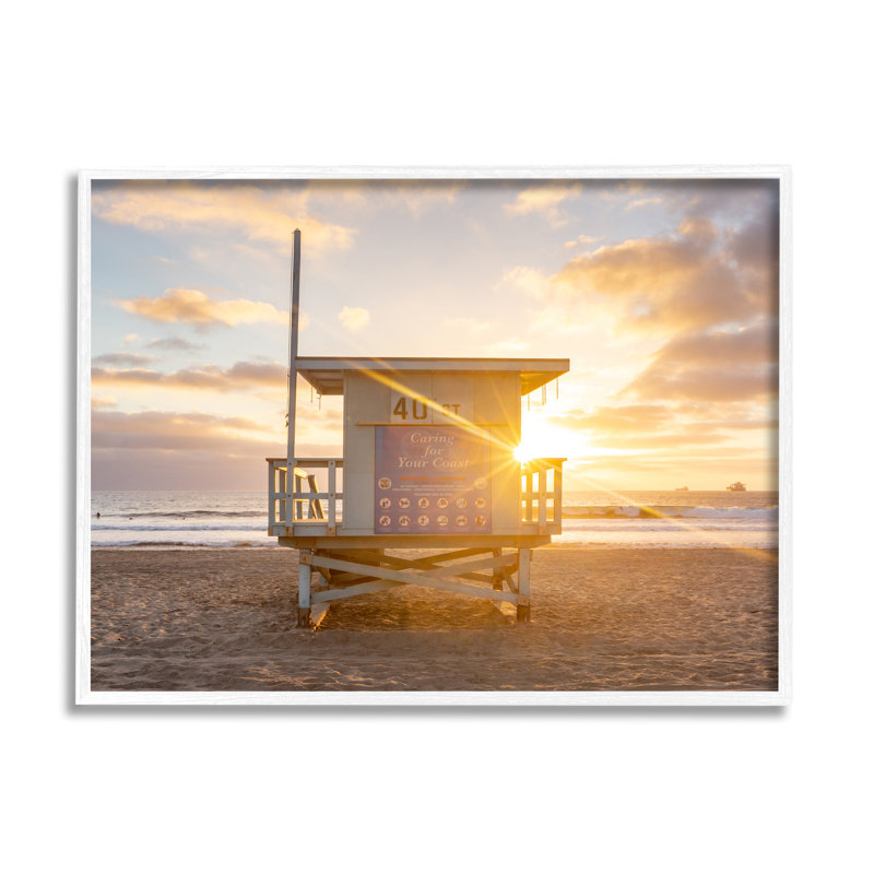 Beach Hut Summer Sunlight, H 11 po x l 14 po x P 1,5 po, Giclée encadrée blanc bord de mer