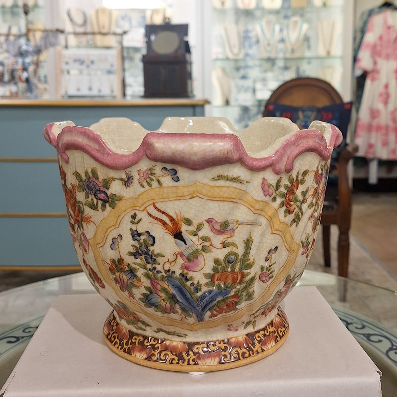 Porcelain Scallop Planter Regency