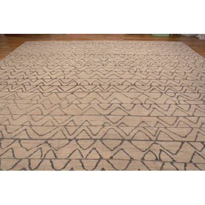 Tapis surdimensionné à chevrons moderne de la collection Nazmiyal