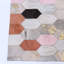 Tapis gris en cuir de vache à motif géométrique-53912689