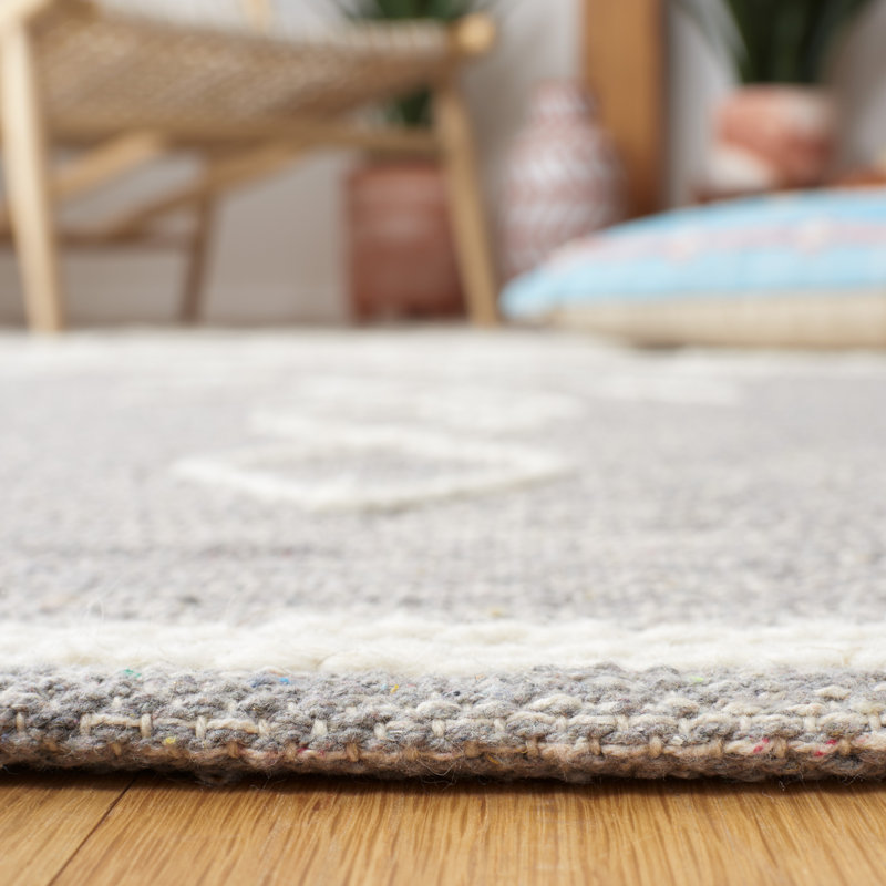 Holtby Southwestern Handmade Flatweave Gray/Ivory Area Rug, Square 6'