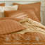 Housse de couette orange brûlé pour grand lit, ensemble de literie en microfibre lavée 3 pièces, ensemble de housse de couette en seersucker doux et respirant avec fermeture à glissière et attaches de coin pour toutes les saisons