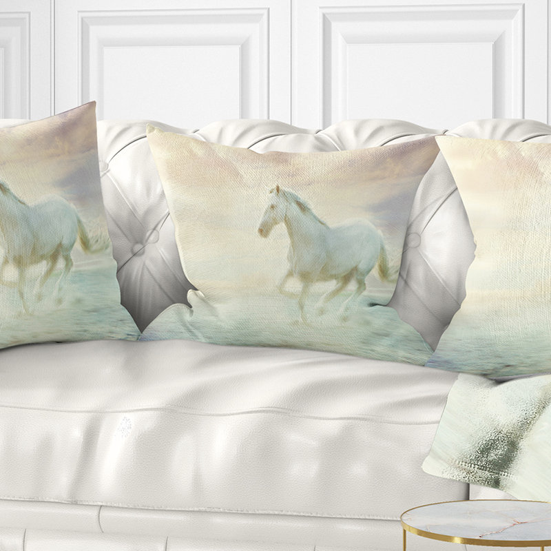 Cheval blanc fantaisie - coussin imprimé animal, 18 po x 18 po, Coussin décoratif
