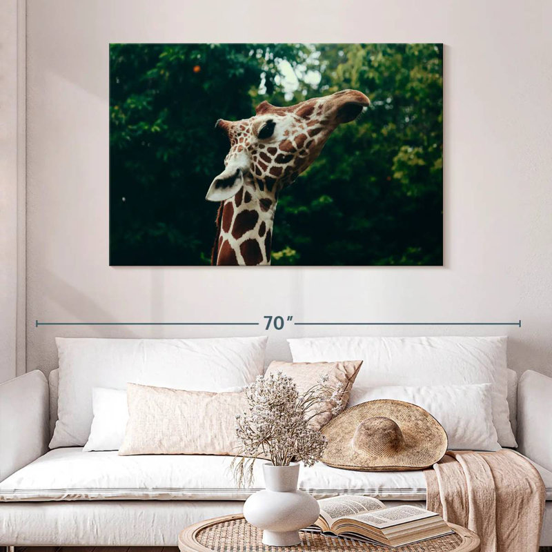Brampt Giraffe Head Close-Up, 32" H x 48" W