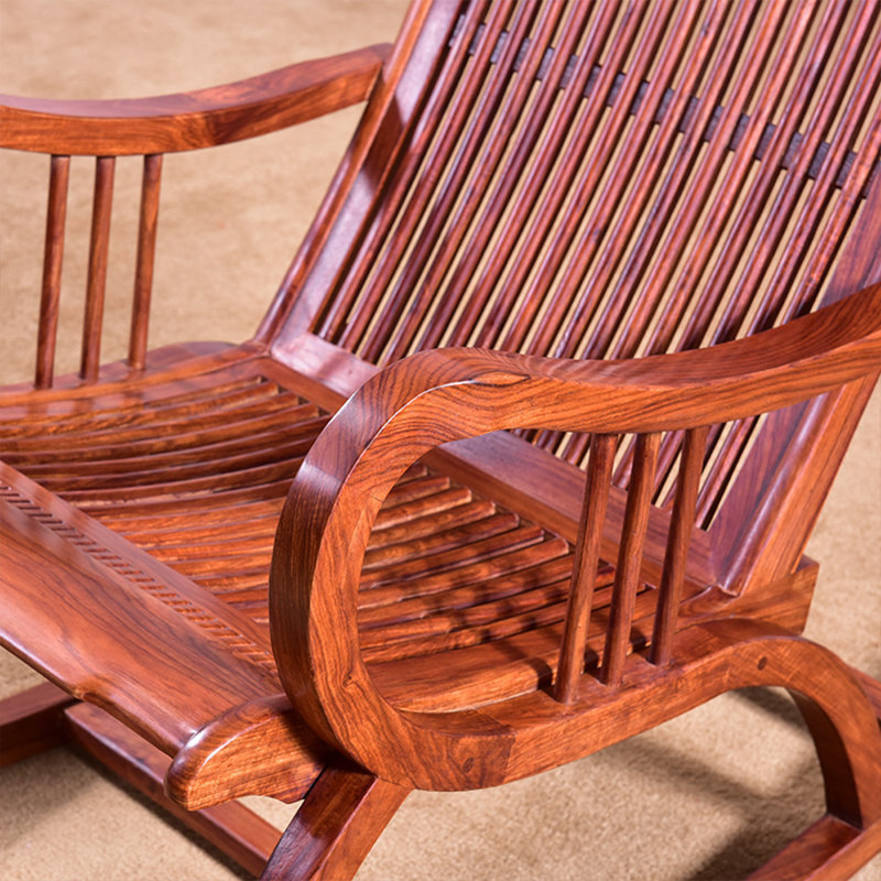 Chaise berçante en bois massif saine