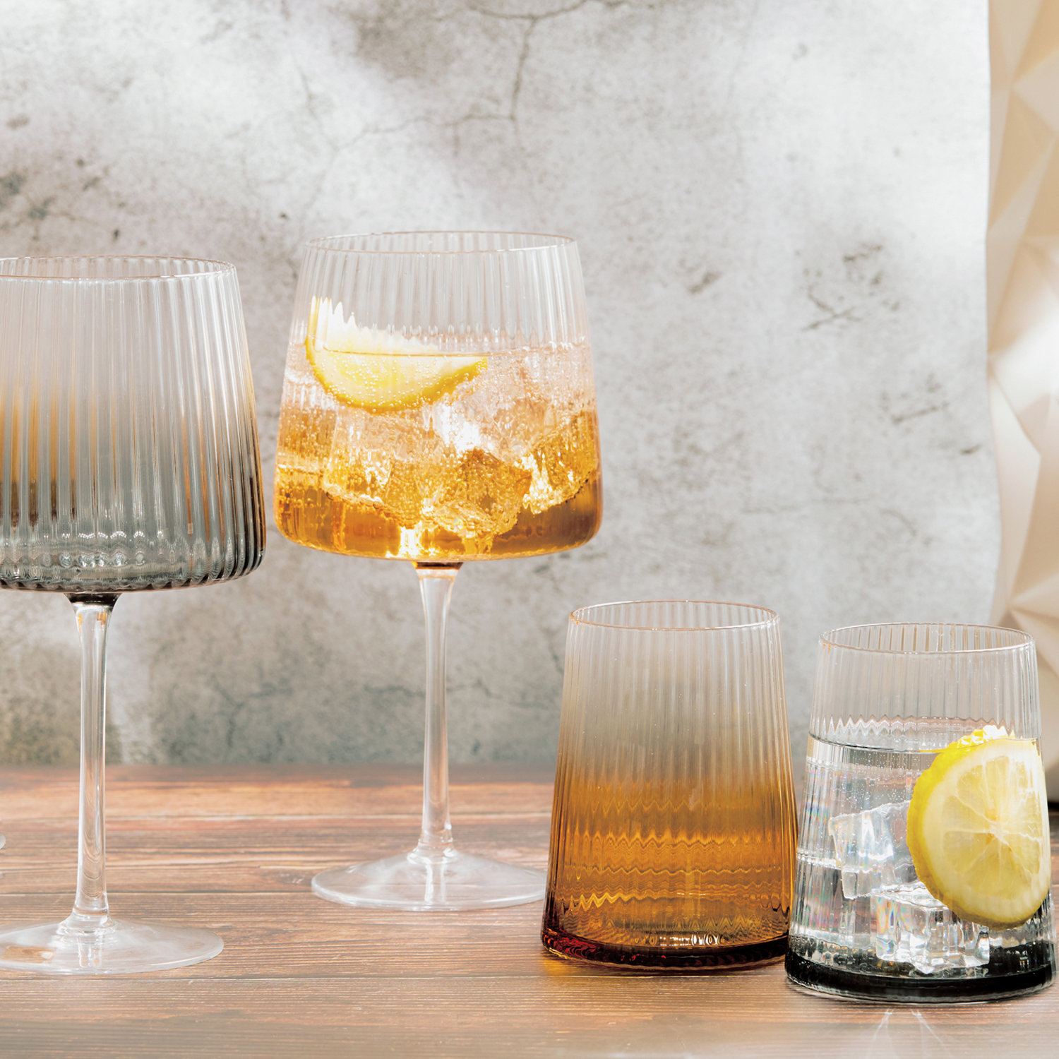 Zoya Ribbed Gin Balloon Glass, Smoke