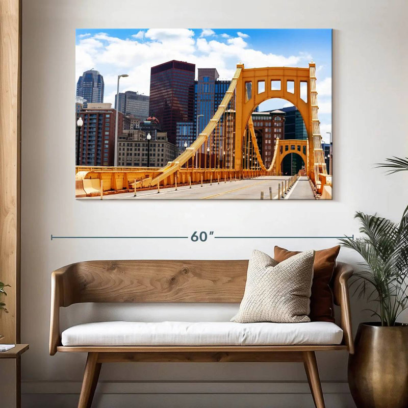 Lilie jaune Roberto Clemente Bridge, H 34 po x l 51 po