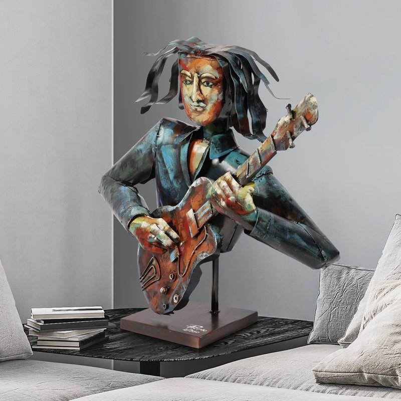 Figurines & Sculptures