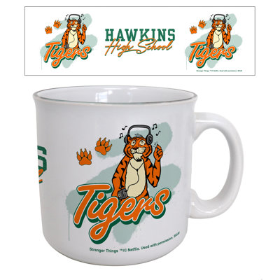 Stranger Things - Hawkins High 20 oz. Tasse de camping
