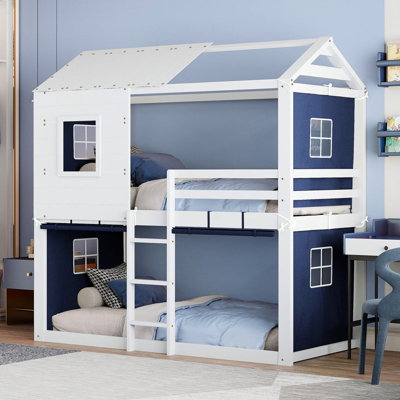 Lit superposé simple avec tente bleue et blanche, conception semblable à une maison dans les arbres pour le plaisir, bois massif et construction, espace de rangement spacieux sous le jeu