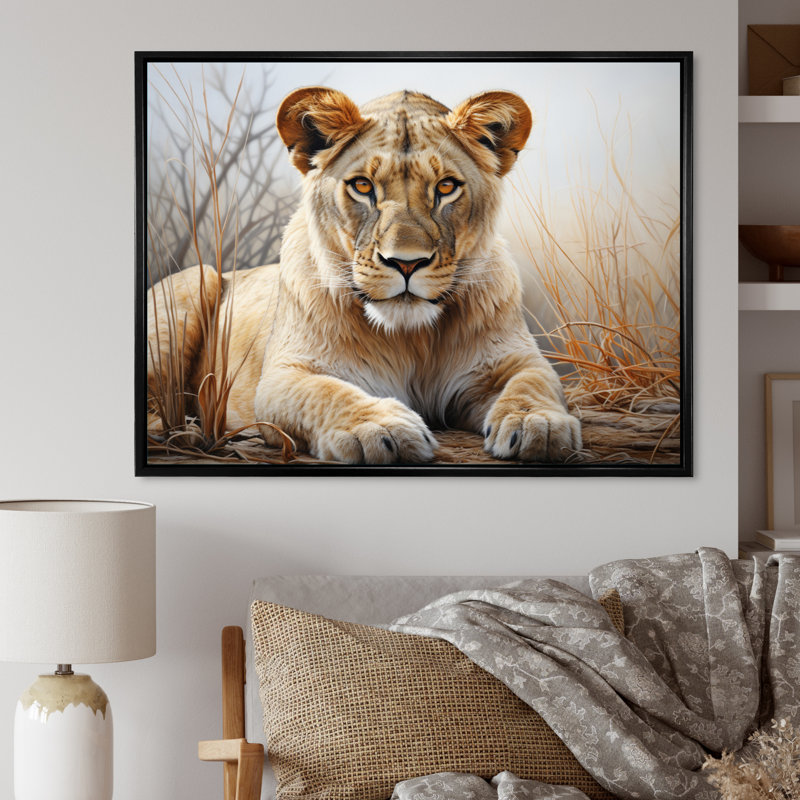 Lionne d'Afrique, puissance I - art mural africain pour le salon, H 24 po x l 32 po x P 1 po, Cadre flottant noir