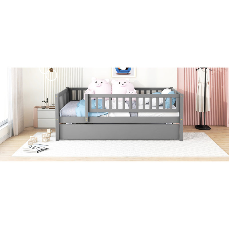 Lit de jour en bois pleine grandeur avec couchette et garde-corps gris - Rehaussez le style de votre chambre à coucher pour créer une ambiance paisible et élégante