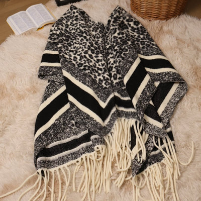 Tassel Throw Blanket, Cozy Poncho Blanket For Women.