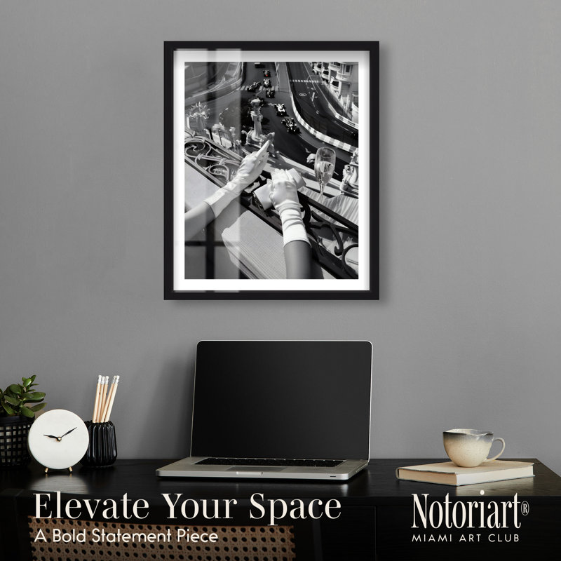 Décoration murale Racing In Monaco Shadowbox Print par Notoriart, cadre noir, H 25 po x l 21 po, H 25 po x l 21 po