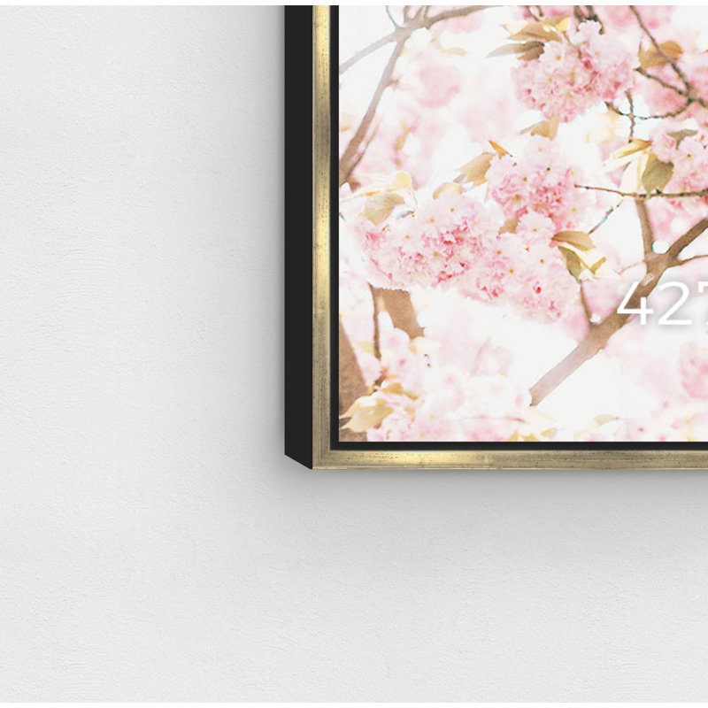 Milan Sakura - Impression sur toile, Cadre doré, 24 po x 36 po