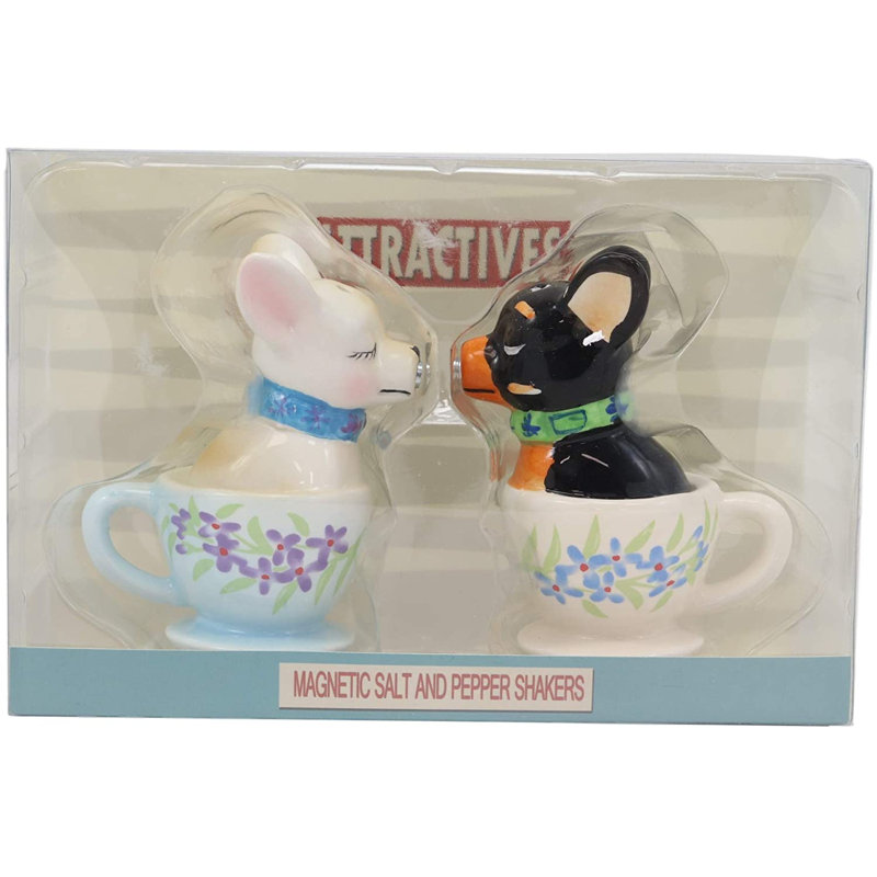 Red Barrel Studio Amy-Lea Teacup Taco Chihuahua Dogs Couple Kissing