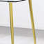 Ensemble de table et de chaises. Ensemble de table de salle à manger moderne et luxueux en verre trempé rectangulaire avec chaises en plastique transparent avec pieds en métal doré. Apportez une expérience de maison confortable à la cuisine.-834160124-834160126