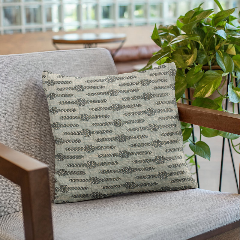 Coussin rayé Needles, 12 po x 20 po