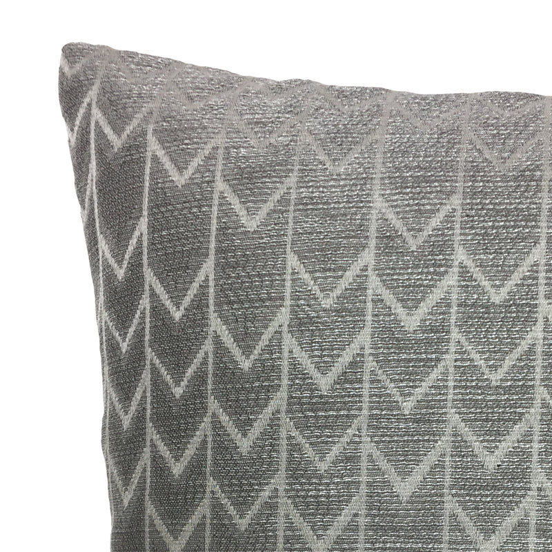 Coussin décoratif à chevrons , 18 po x 18 po, Gris