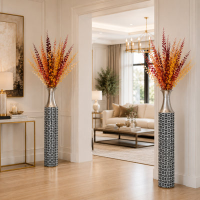 Ensemble de 2 grands Hedy argentés avec un design minimaliste moderne, 15 x 15 x 107 cm, décoration intérieure élégante