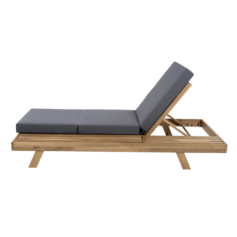 Chaise longue de patio en bois d'acacia Easton avec dossier réglable et coussin à trois volets