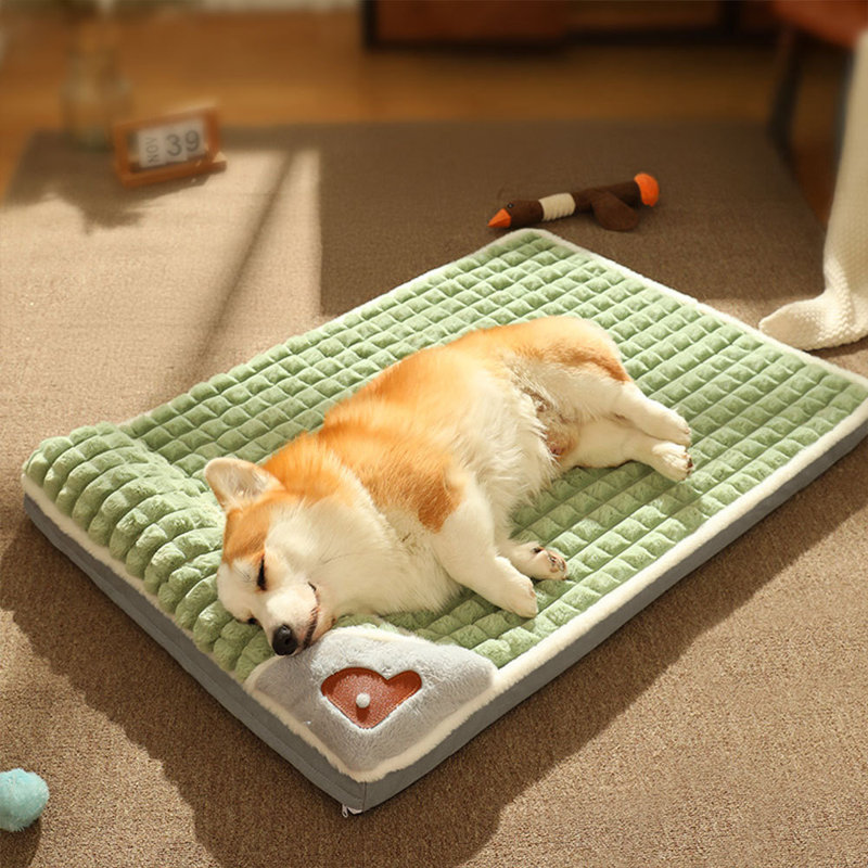 Seabron Faux Fur Pet Bed, 8cm H x 75cm W x 45cm D, Green