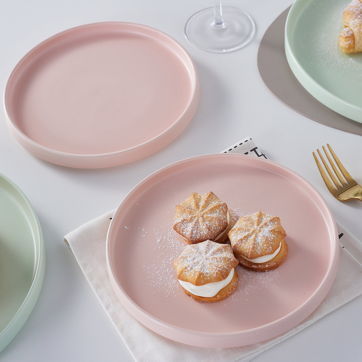 10" Porcelain Dinner Plate, Blush
