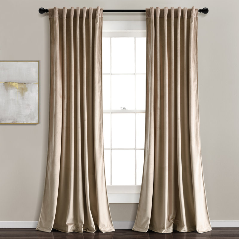 Paire de rideaux isolants Prima Velvet, Taupe, L 54 po x L 84 po