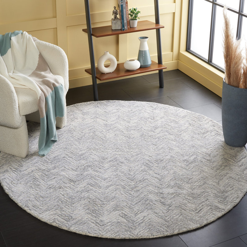Jaylean Hand Tufted Wool/Cotton Chevron Rug in Silver, Round 6'