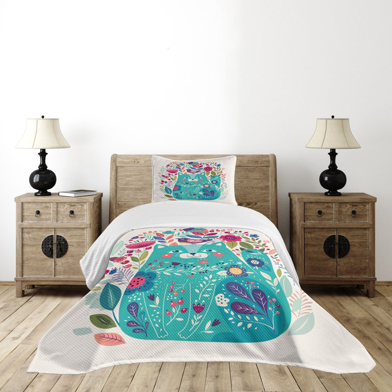 White Twin Quilted Bedspread Set with Colorful Cat Design