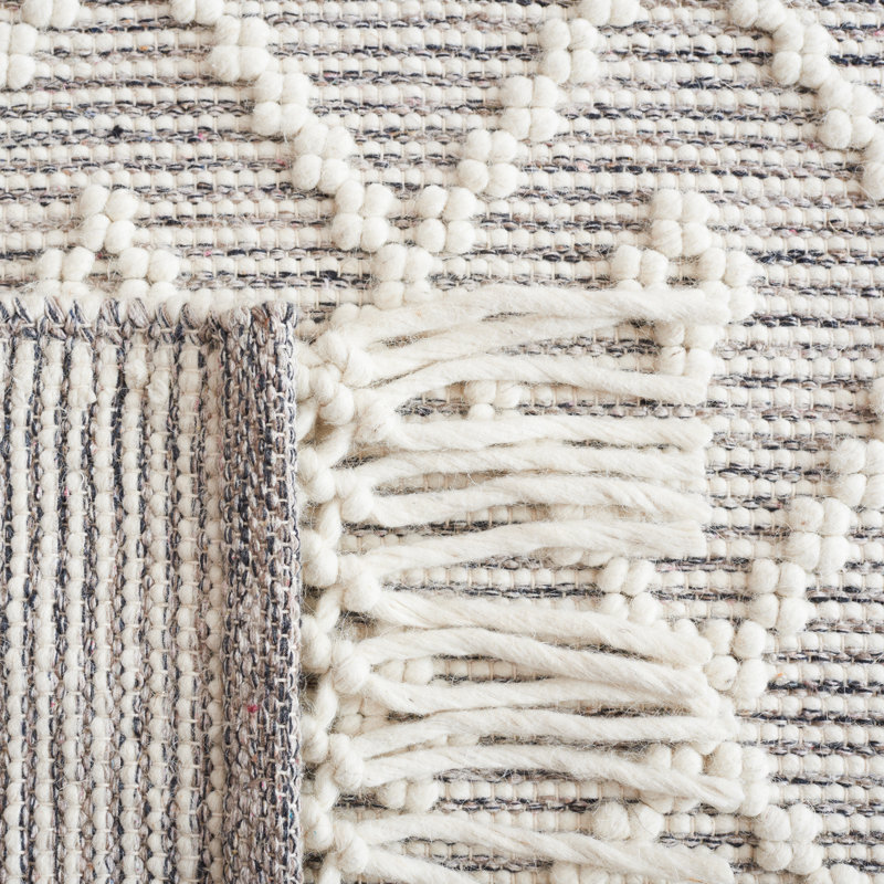 Heitzman Southwestern Hand-Loomed Ivory/Gray Area Rug, Square 6'
