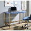 Bureau rectangulaire bleu marine et doré avec fonctions de sortie pour un environnement de travail pratique
