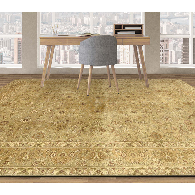 Hand Knotted Wool Oriental Area Rug in Gold