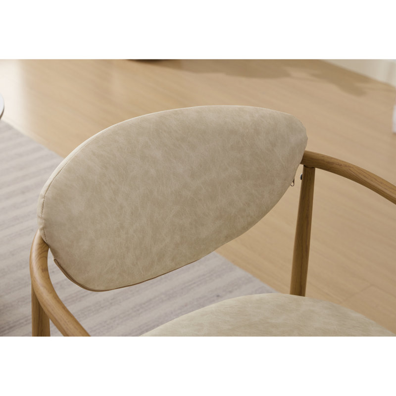 Chaises de salle à manger confortables et beiges, cuir PU et structure en fer, style moderne pour la maison