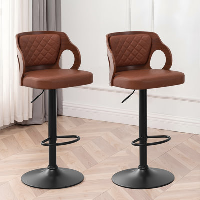 Ensemble de 2 tabourets de bar pivotants à hauteur réglable Ferriera, revêtus de similicuir, avec piètement en métal et repose-pieds. Style Mid-Century, idéal pour un îlot de cuisine, un bar, un pub, un café ou un bureau. Couleur : blanc.