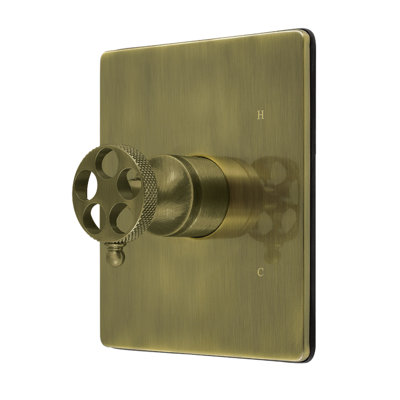Ensemble robinet de douche Kingston Brass Webb à poignée unique et garniture équilibrée - Robinet inclus
