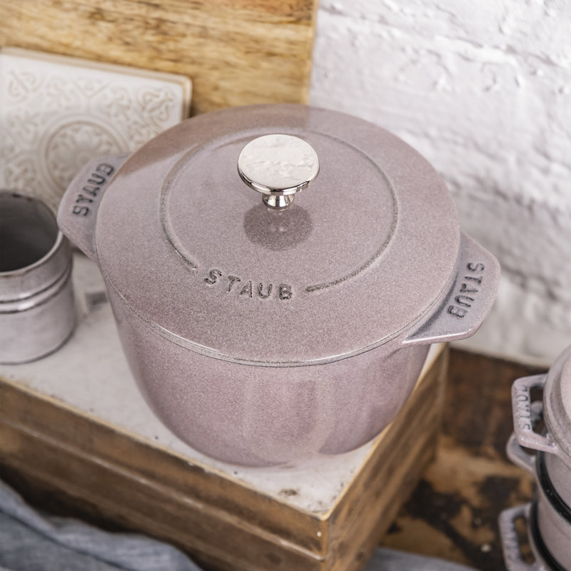 Cast Iron 1.5-Qt Petite French Oven - Lilac, Lilac