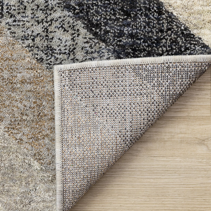 Tapis beige, noir, gris, Lecreasha, Rectangle 5 pi 3 po x 7 pi 7 po