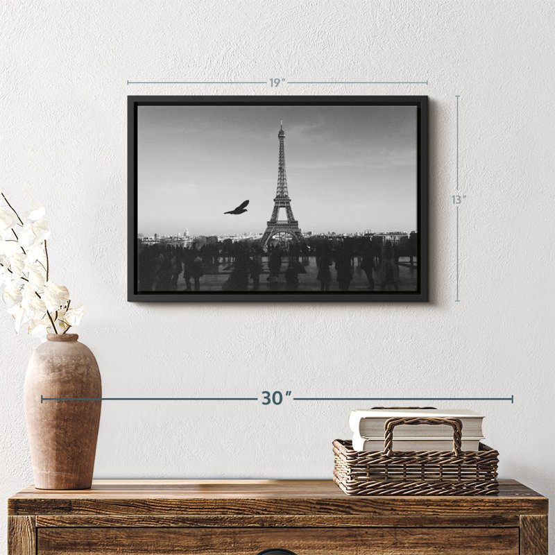 «Overcast Eiffel Tower Wall Art», H 13 po x l 19 po