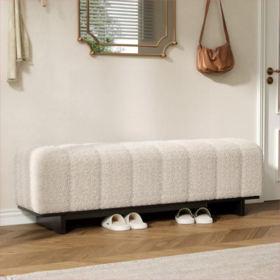 Banc intérieur en fausse fourrure beige chaud avec pieds en bois d'hévéa, sièges pour 2 personnes pour la salle à manger, le salon et le vestibule, style moderne et polyvalent