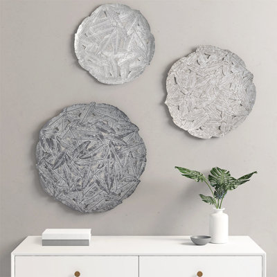 Textured Feather Metal Wall Decor - Grey, 20", 17.25", 14.25" , Indoor Mounting, Hook Ring Mount 3 Disc Decoration With Diameter, Hanging