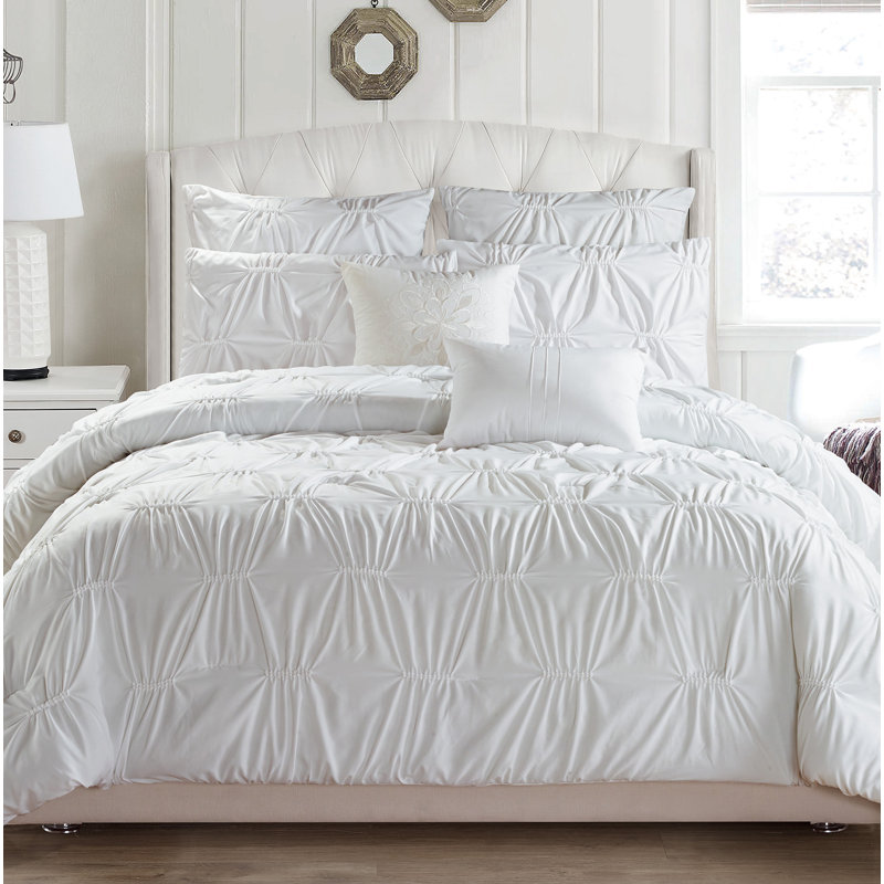 Akita Flannel Comforter, White